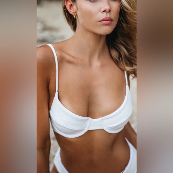 Skatie Kate Honeymoon swimsuit top - Picture 3 of 8